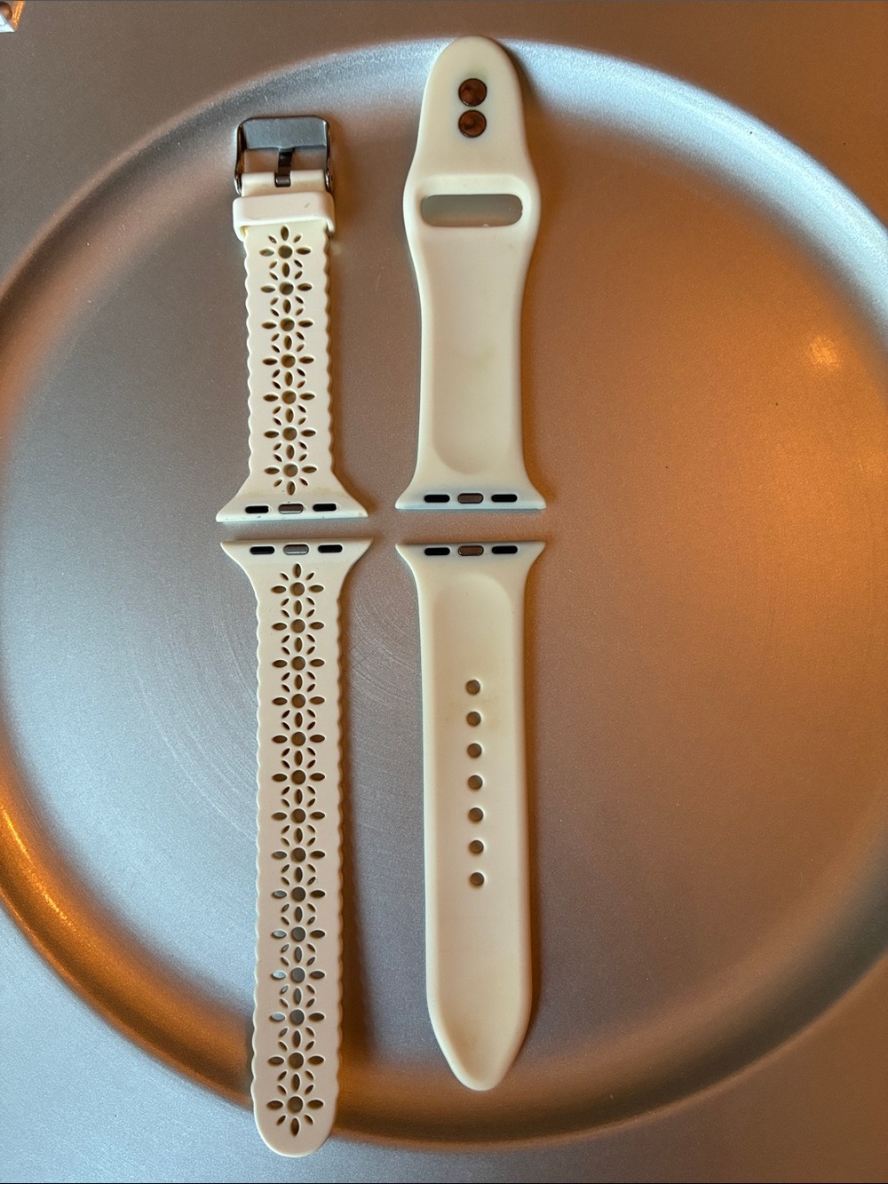 Apple Watch White Silicone Band Set of 2 Size 38-41mm - Picture 2 of 4